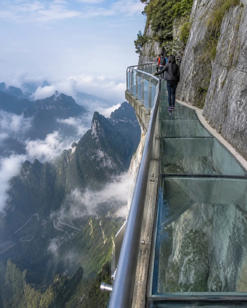 Glass-bottom cliffside walkway on Tianmen Mountain at 1400 meters, one of the most thrilling sections of this Tianmen Mountain guide
